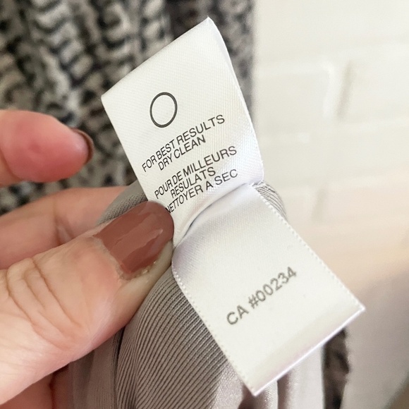 Halston Mini Dress Snakeskin Faux Wrap Ruched Mobwife Gray/Greige Black Sz 10 - Picture 9 of 14